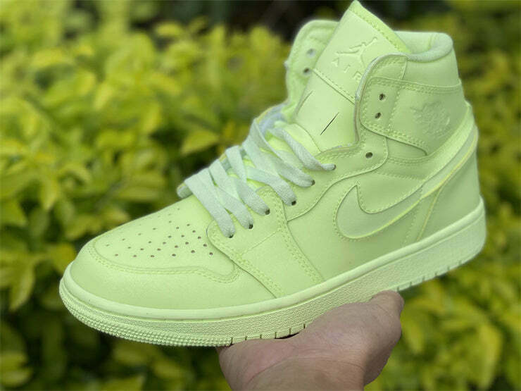 air jordan 1 mid barely volt