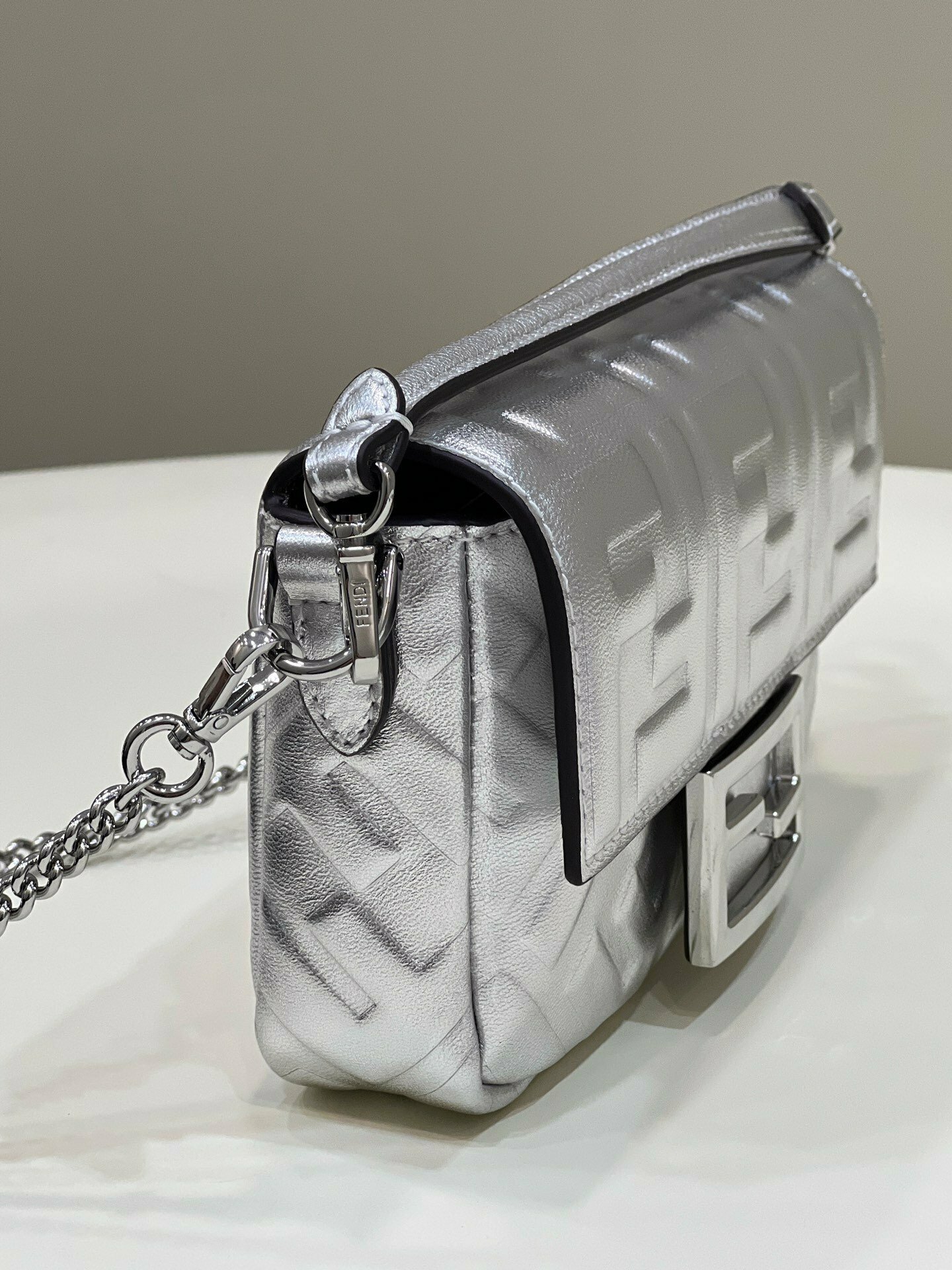 Fendi Baguette Bag 19cm Silver - KelvinGift Store - Kelvingift