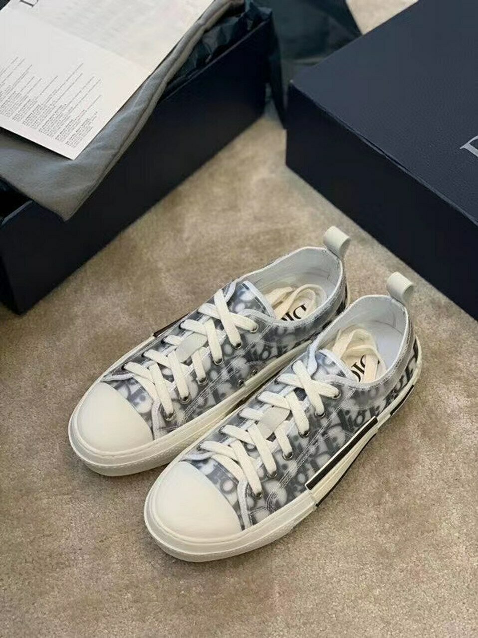 Christian Dior B23 Oblique Sneakers Calfskin Leather Low-Top Sneaker ...