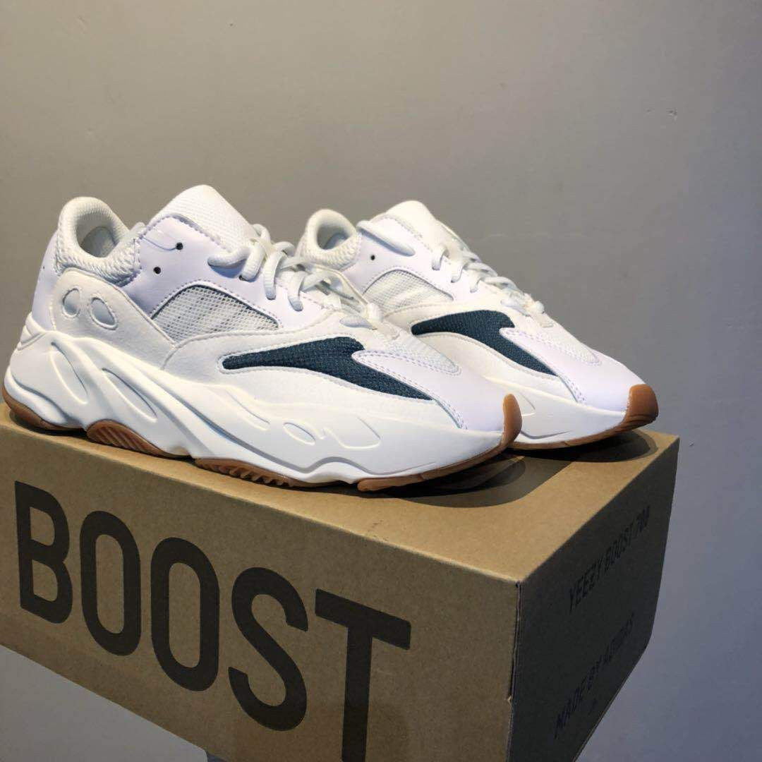 Yeezy Boost 700 – White – Kelvingift