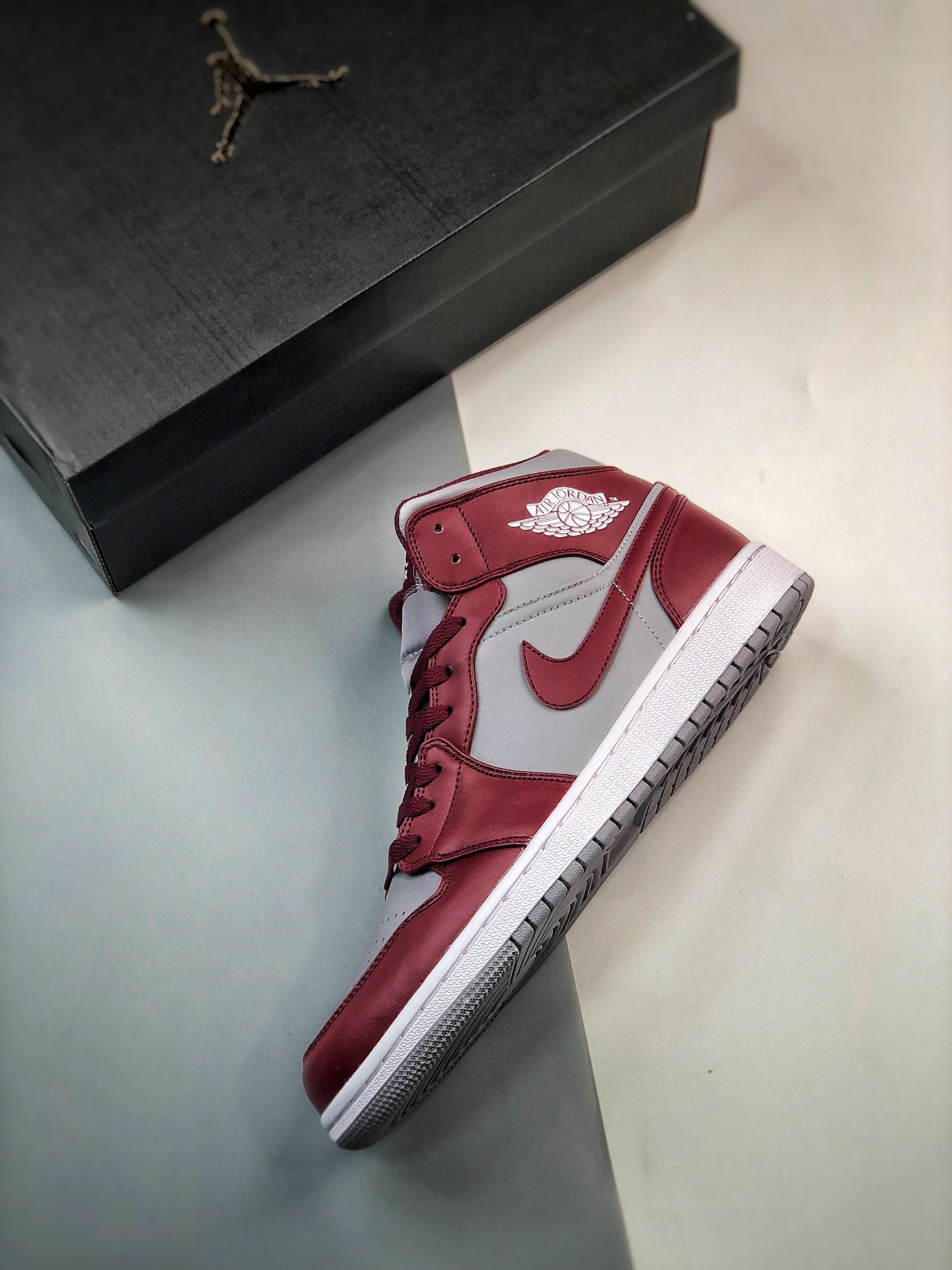 Air Jordan 1 Mid Cherrywood Red/Cement Grey/White - Kelvingift