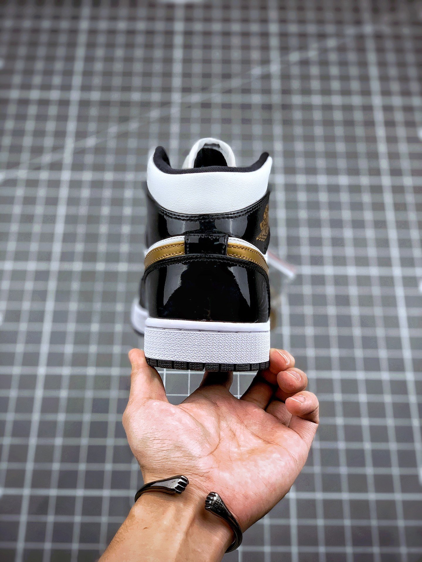 aj1 patent leather gold