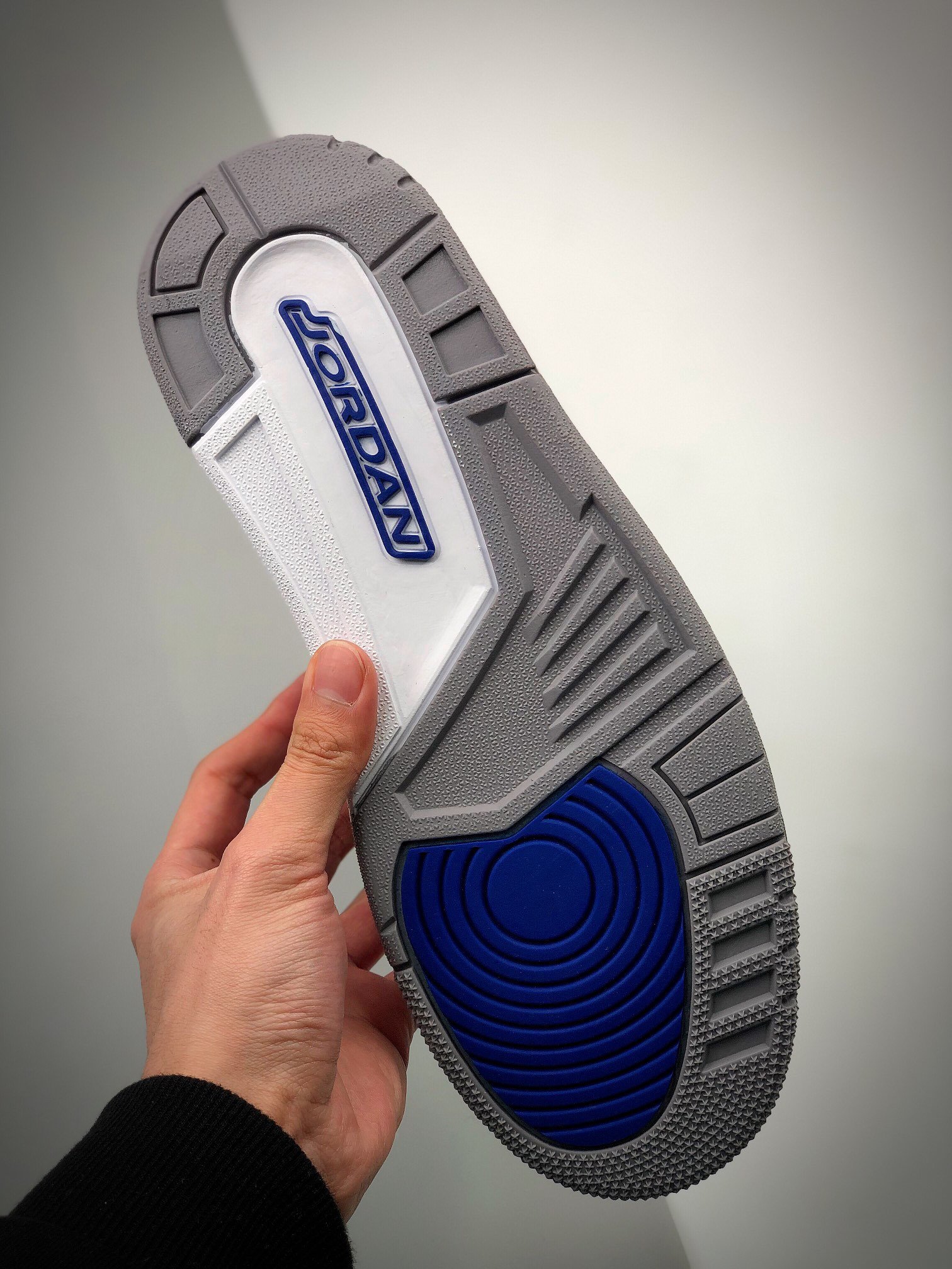 Air Jordan 3 Blue Cement Varsity Royal/Cement Grey Kelvingift