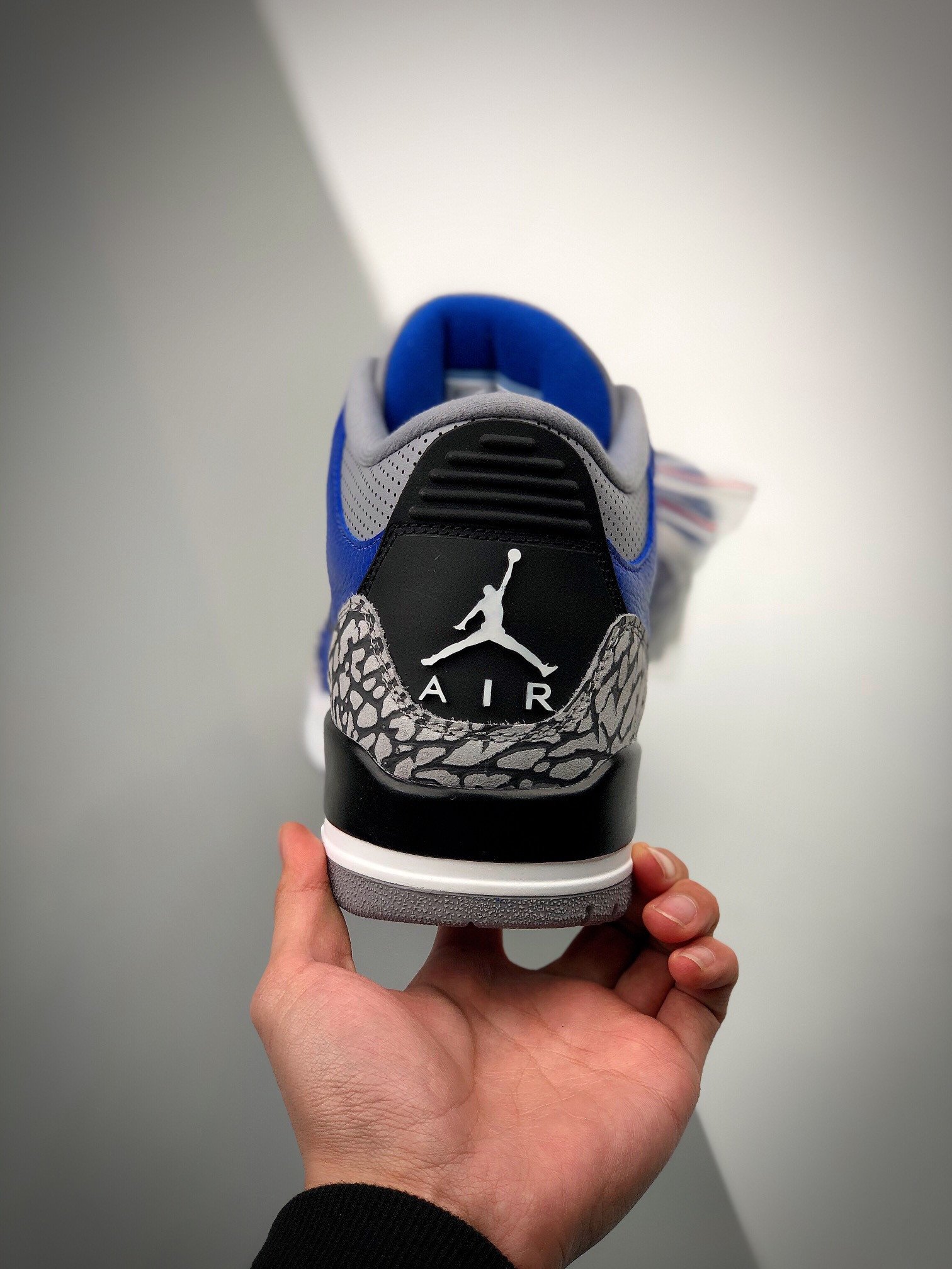 Air Jordan 3 Blue Cement Varsity Royal/Cement Grey Kelvingift