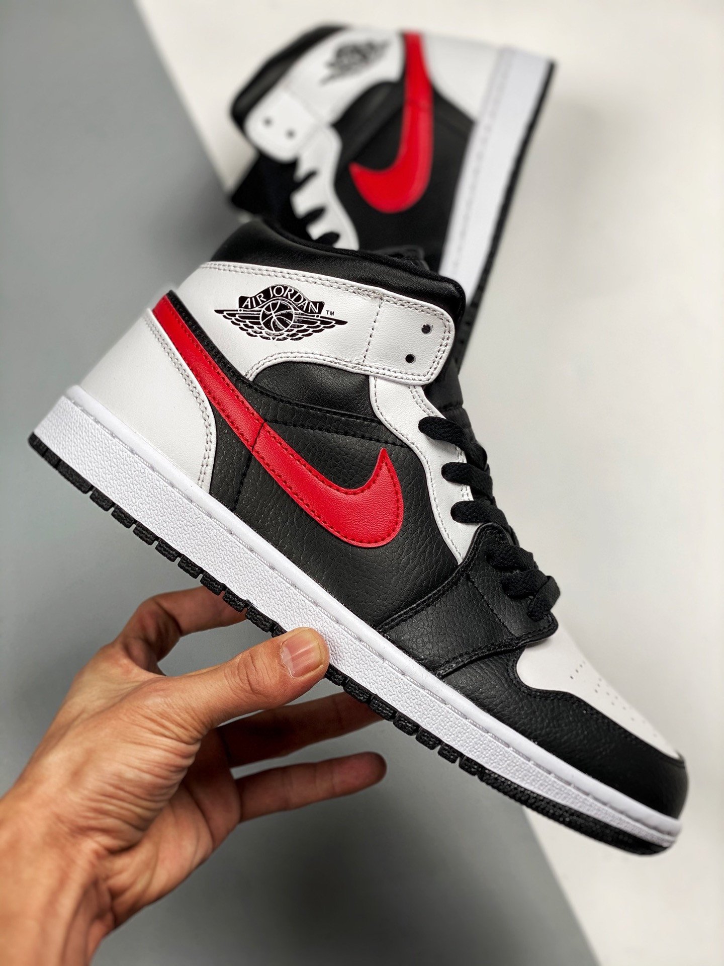 j1 chicago red