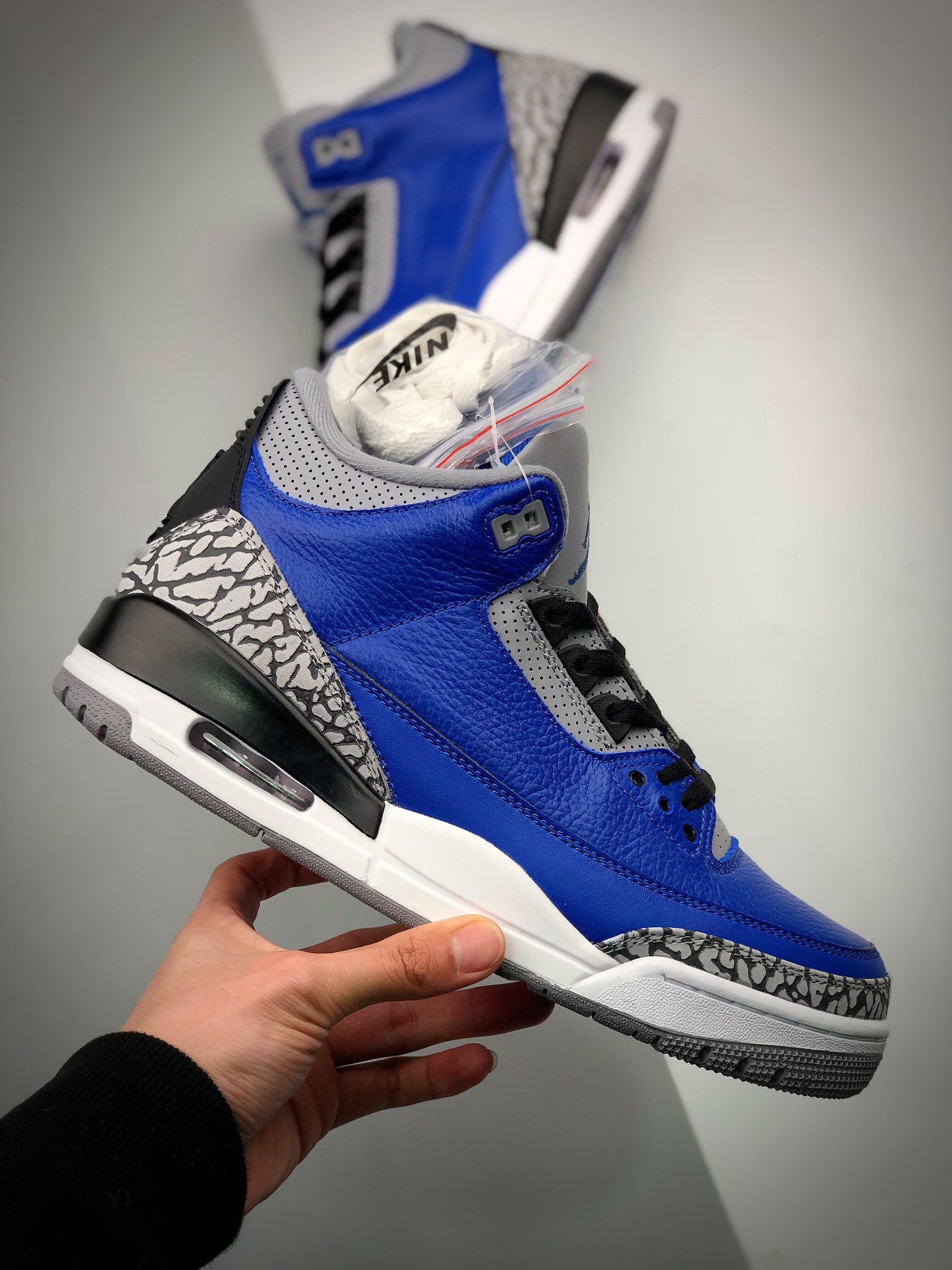 Air Jordan 3 Blue Cement Varsity Royal/Cement Grey Kelvingift