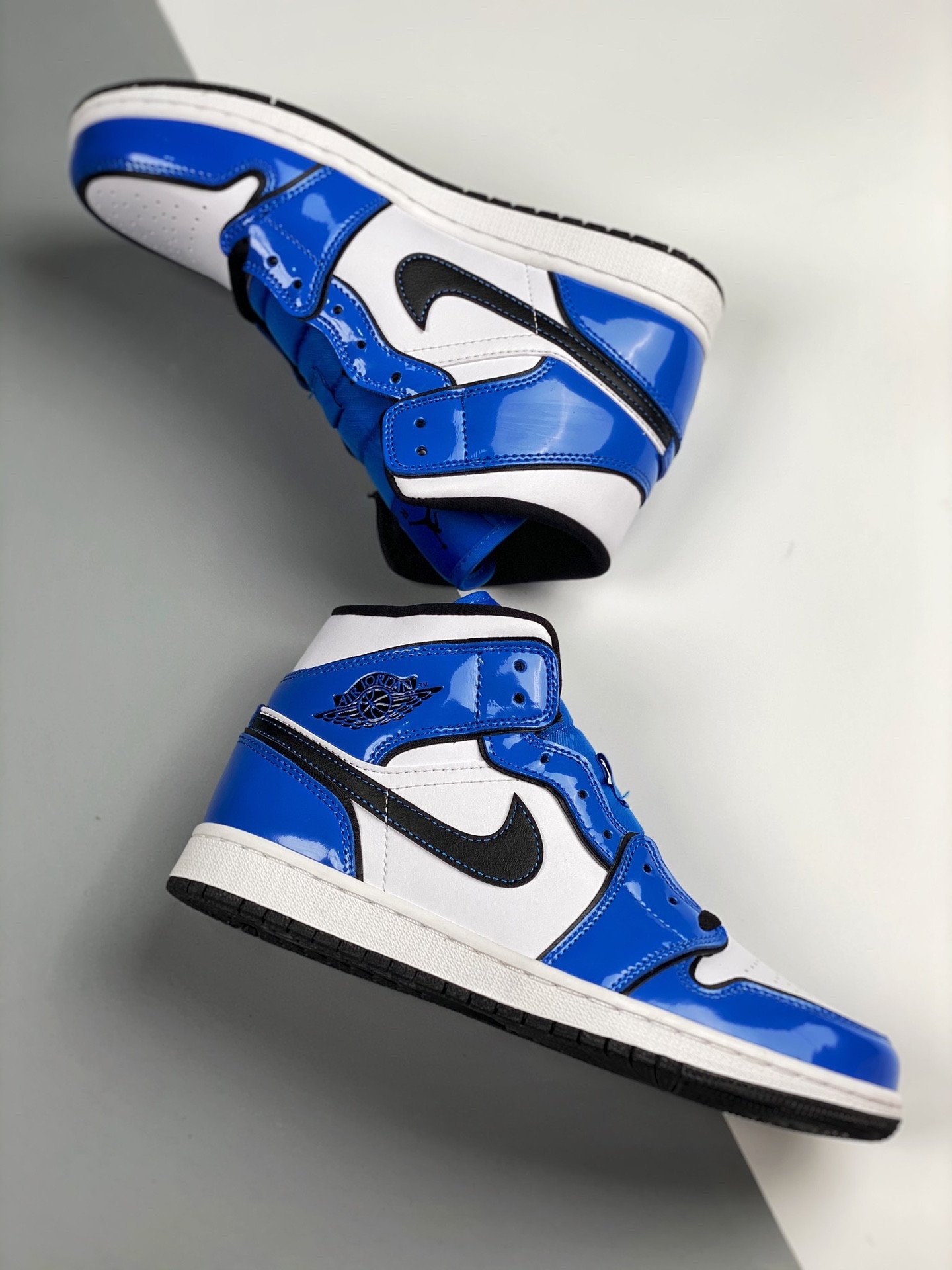 Air Jordan 1 Mid SE Signal Blue/White-Black - Kelvingift