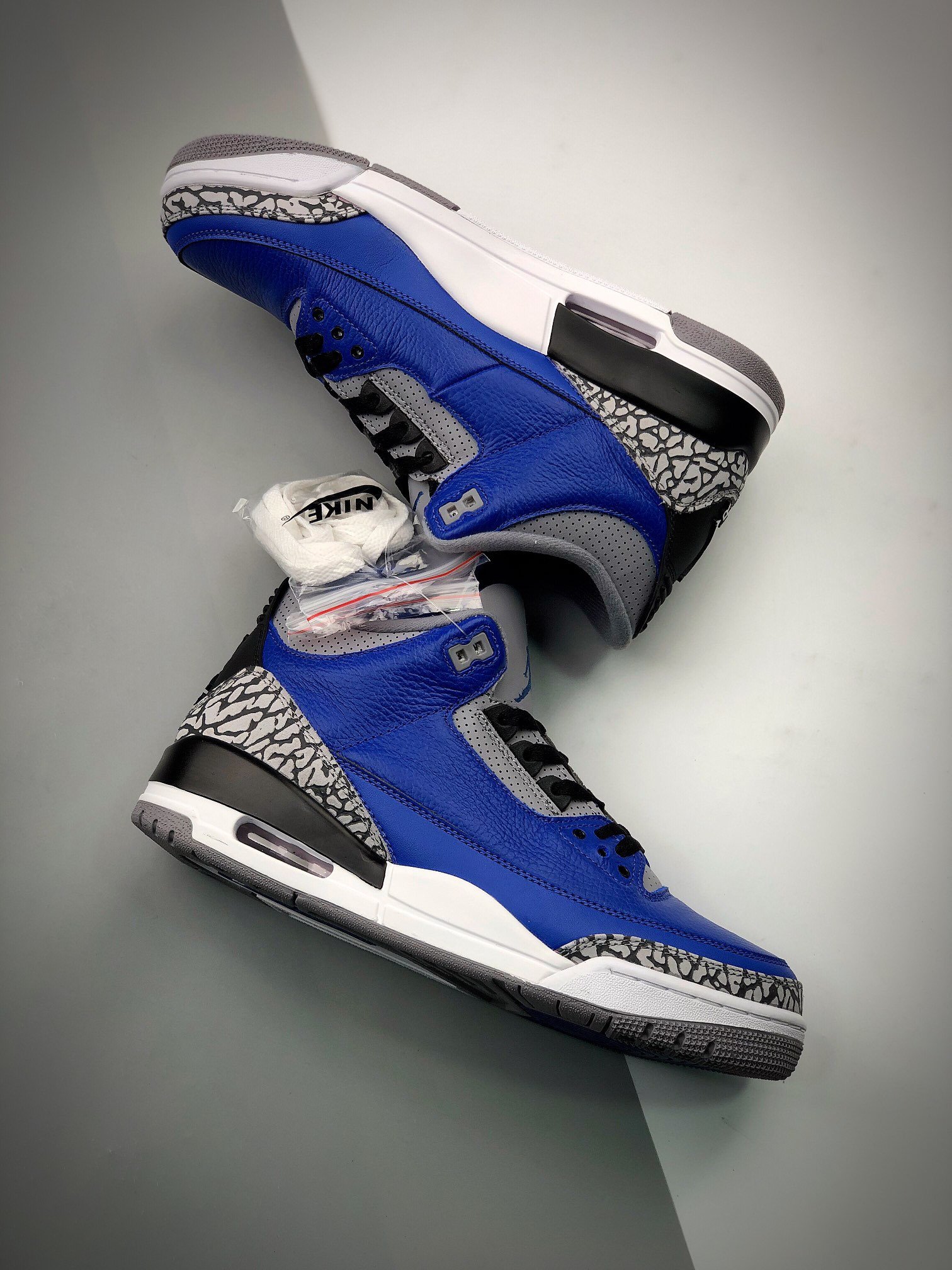 Air Jordan 3 Blue Cement Varsity Royal/Cement Grey Kelvingift