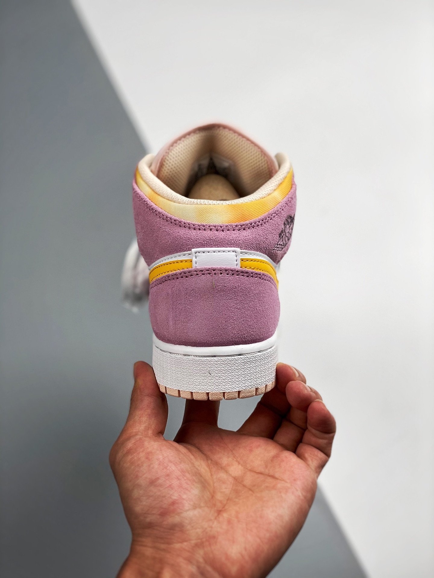 light arctic pink jordan 1 mid